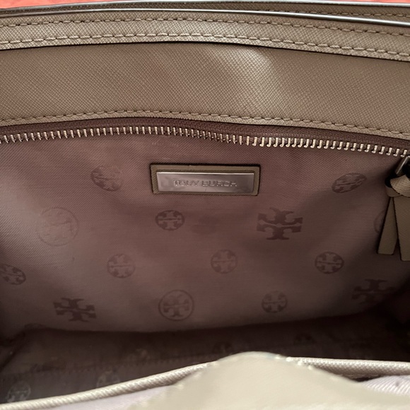 Authentic Tory Burch Robinson - Picture 5 of 6